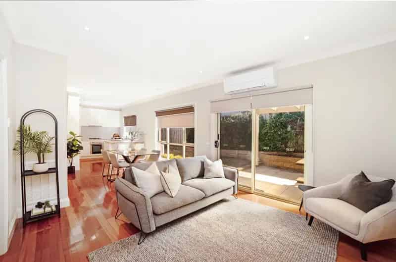 Buy townhouse in Kelp with three bedrooms and private courtyard