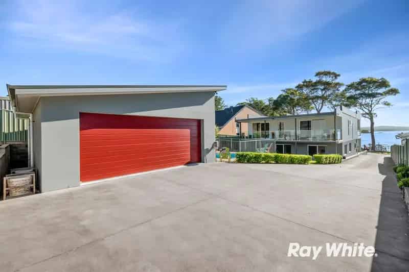 Buy Home in Batehaven with Spectacular Ocean Views and Luxurious Features