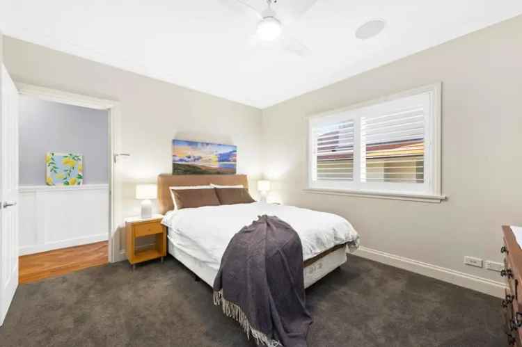 1 room house of 190 m² in Sydney