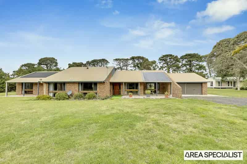 Rural property For Sale , 685, Riddell Road, Melbourne, Victoria