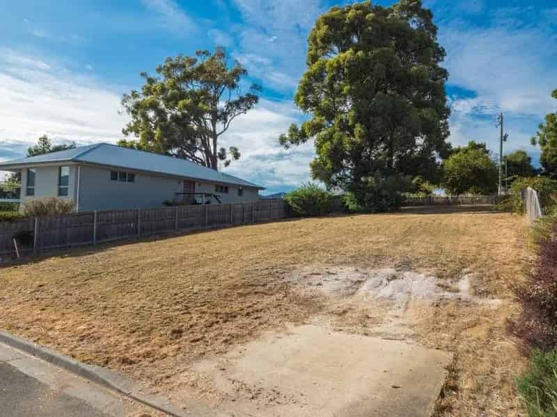 Buy land in Cygnet with rural views and great orientation