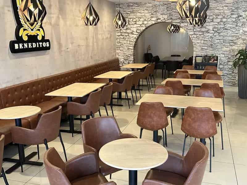 For Sale Portuguese Restaurant with Liquor License in High Street