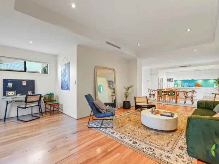 House For Sale in Fremantle, Western Australia