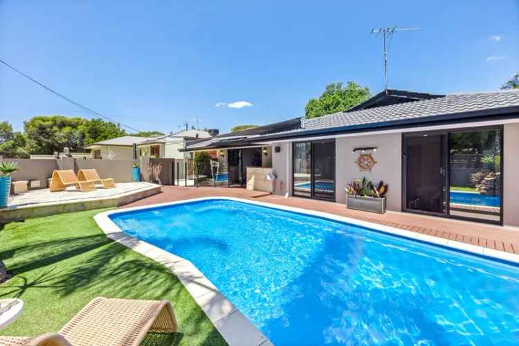 Hillarys Family Home Resort Style Heated Pool 3 Bedroom