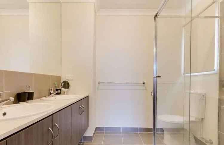 3 Bedroom 2 Bathroom House 248m² Melbourne