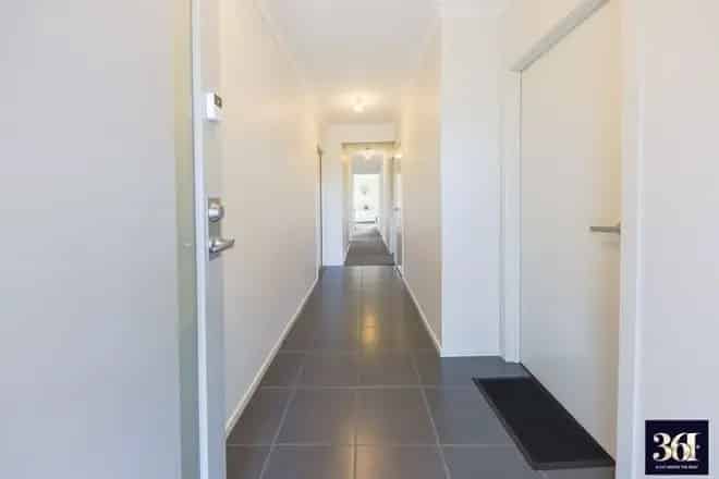 House For Rent , 12, Henderson Drive, Melbourne, Victoria