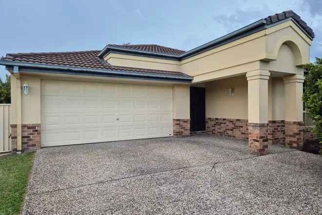 Spacious 3 Bedroom Family Home Near Robina Town Centre