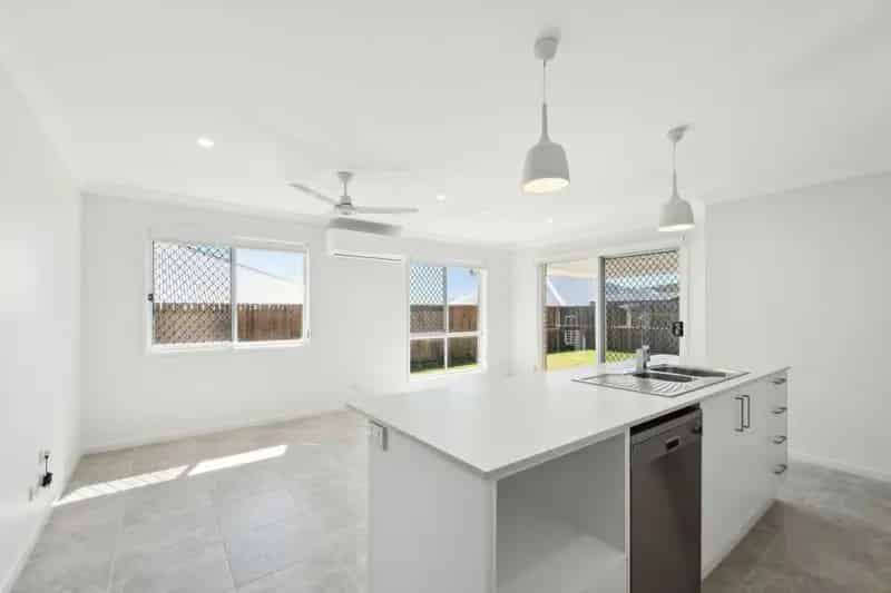 House For Lease - 33 Latsky Drive, Cotswold Hills QLD 4350