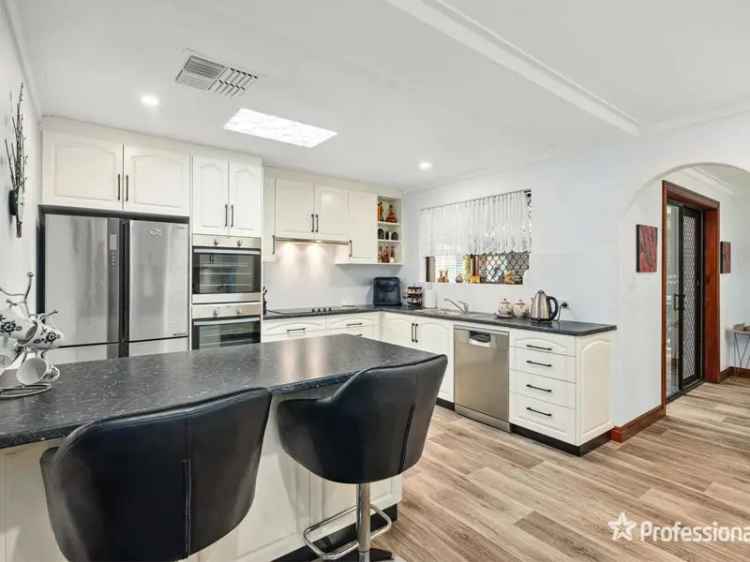 3 Bed 1 Bath Home in Lesmurdie  -  Workshop and Alfresco Patio