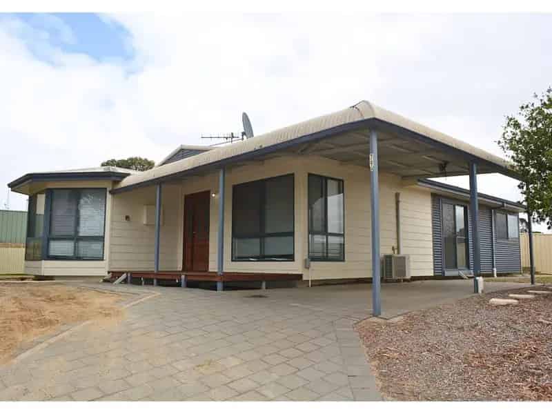 Buy block of units in Ravensthorpe with modern amenities and gardens