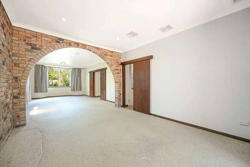 Real Estate For Lease - 2 Killara Avenue - Killara , NSW
