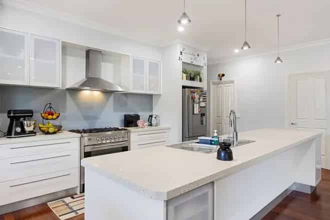 House For Sale , 8, Oswald Drive, Alexandra, Victoria