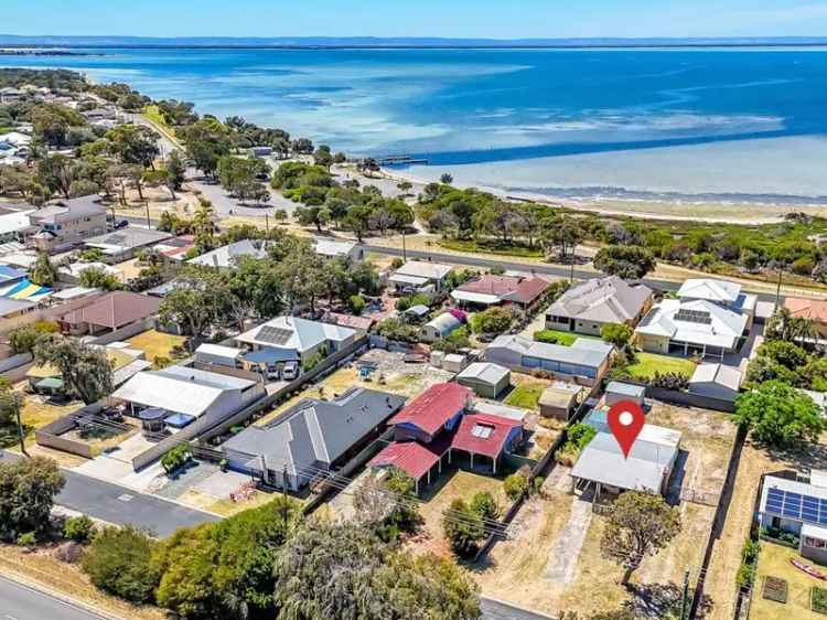 Falcon Estuary 1012m2 Block with Cottage Duplex Potential