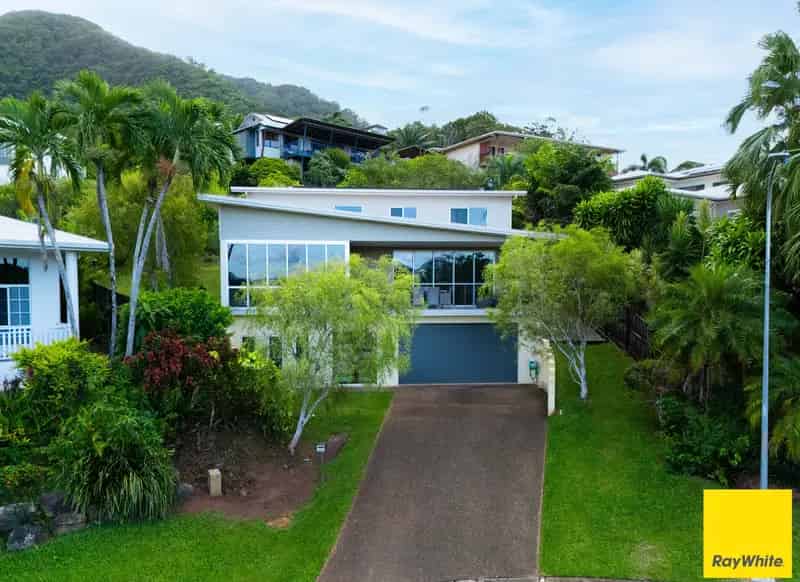 Elevated Elegance with Panoramic Views - A Unique City View Residence