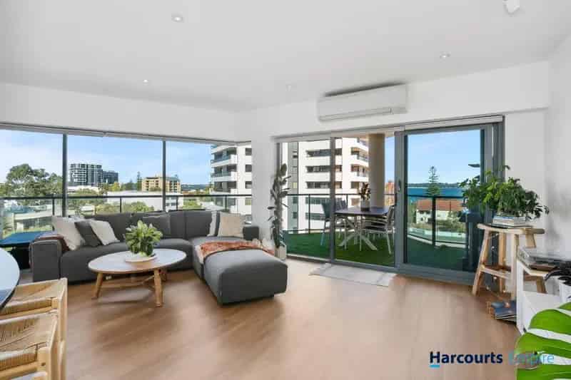Modern Light-Filled Apartment in a Prime South Perth Location