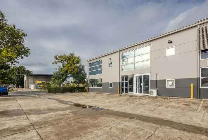 Refurbished Offices Near Beaudesert Road and Ipswich Motorway