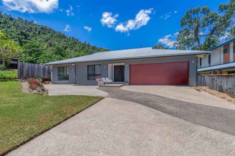 Stunning 4 Bedroom Family Home in Cannonvale with Inground Pool