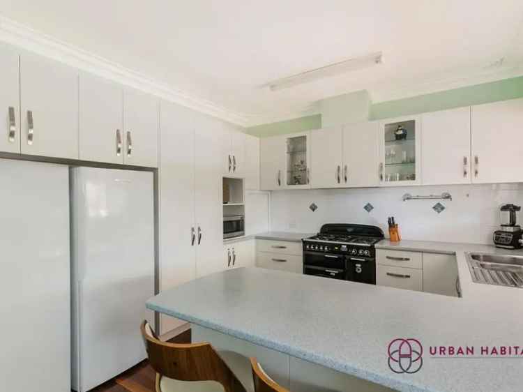 Charming 4-Bed Home with Studio - Updated Kitchen & Bathroom