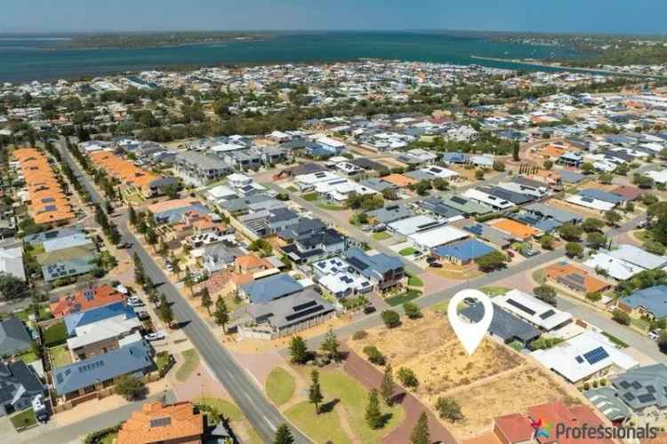 WATERSIDE LIVING - A "BEACHY" ENCLAVE IN WANNANUP.