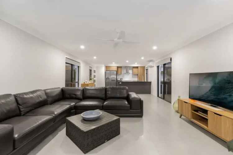 33 Niccy Road Coomera QLD - Modern Home for Lease