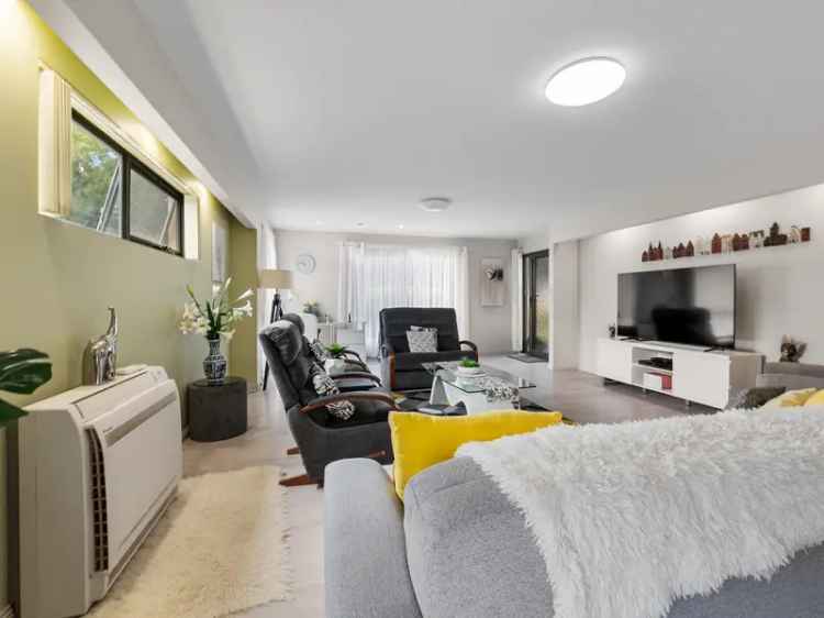 Buy Two Bedroom Unit in Peaceful Sheffield with Modern Features