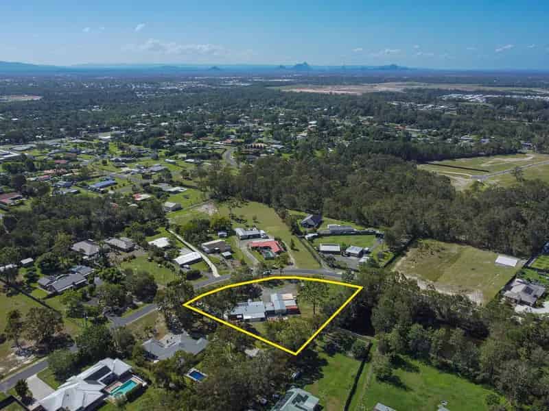 Rare Rental Gem! 3-Bed Home on Acreage with 11 Car Spaces & Workshop