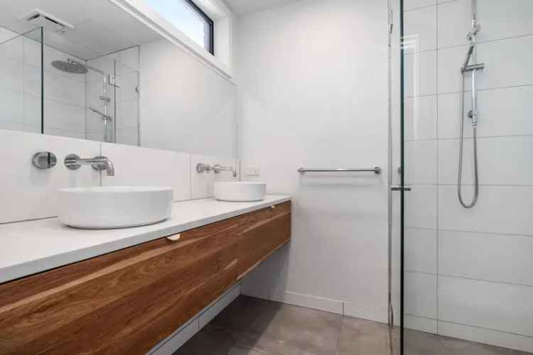 4 rooms house of 251 m² in Melbourne