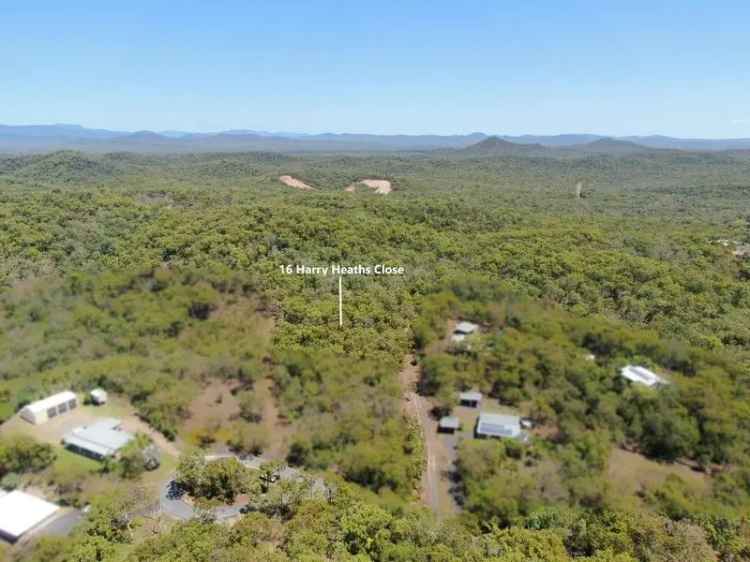 Over An Acre of Land Close To Town With Bush Feel