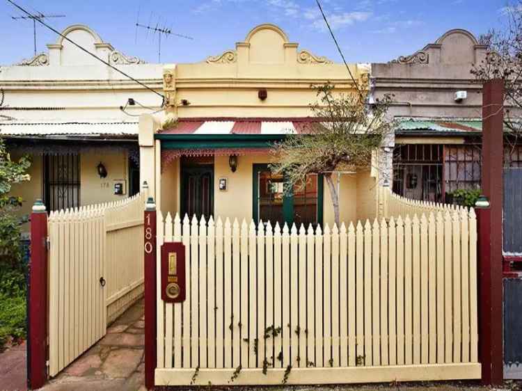 2 rooms house of 231 m² in Melbourne