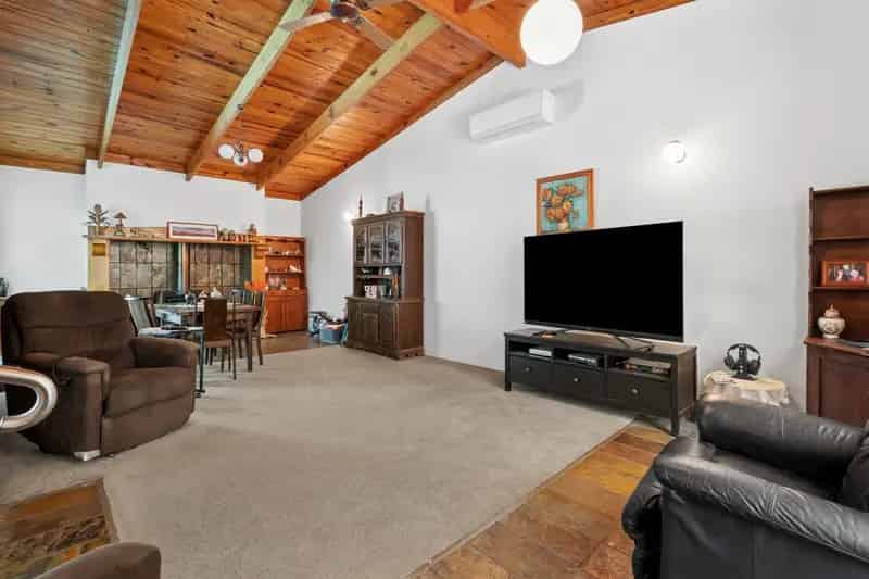 Private Dual-Living Family Home!