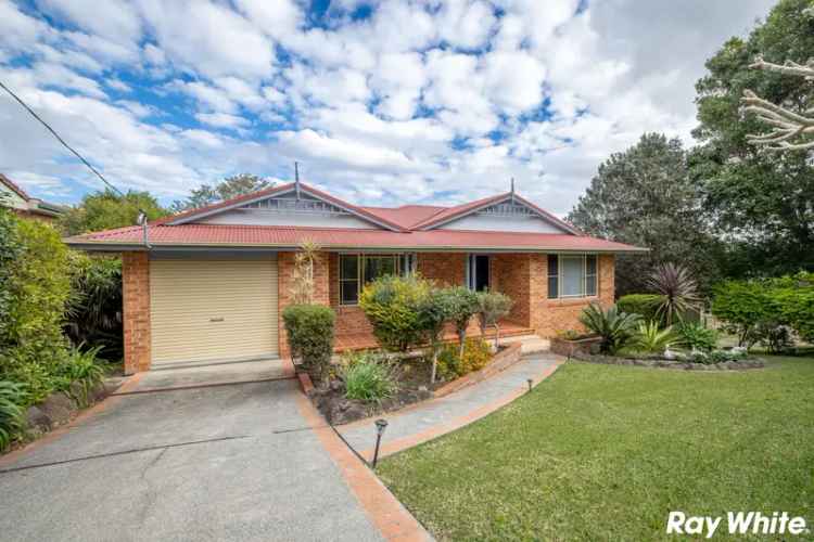 Timeless Elegance and Charm in Burgess Beach!