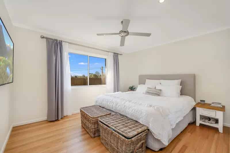 Real Estate For Lease - 1 Corrong Close - Umina Beach , NSW