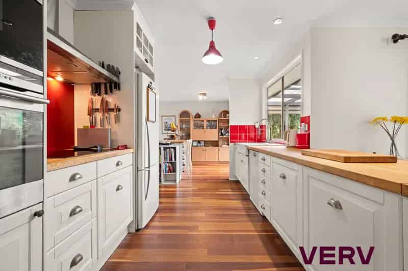 Buy Cottage in Murrumbateman with Modern Comfort and Country Charm