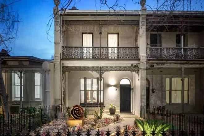 House For Rent , 19, Acland Street, Melbourne, Victoria