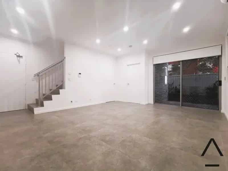 Apartment For Lease - 10/10 Webbs Avenue, Ashfield NSW 2131