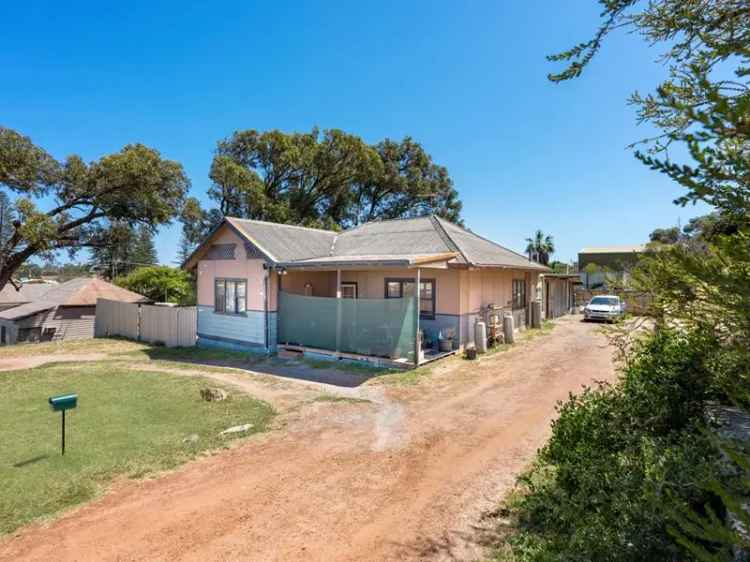 House For Sale in Geraldton, Western Australia