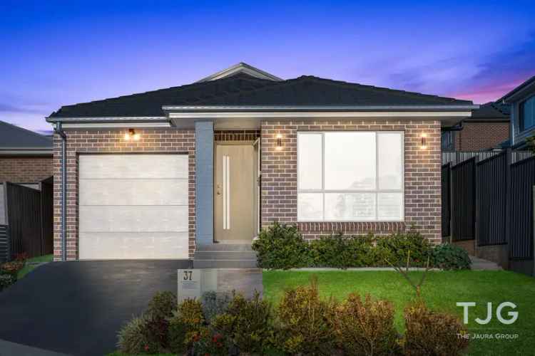 Near New Single Storey Family Home in Serene Neighbourhood