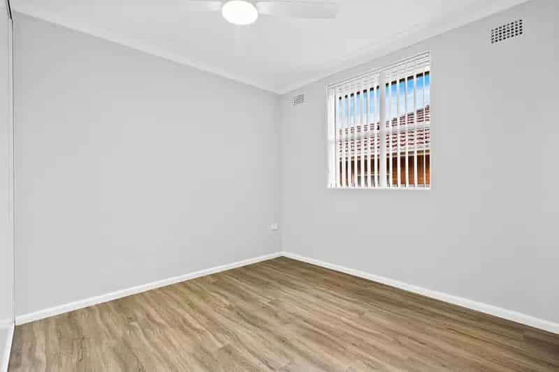 Real Estate For Lease - 1/1 Thurston Crescent - Corrimal , NSW