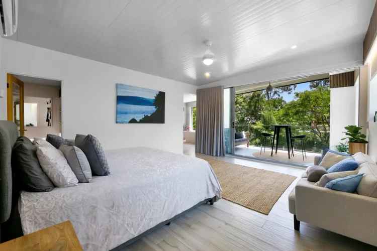 Luxurious 6-Bedroom Dual Living Sanctuary In Burleigh Heads