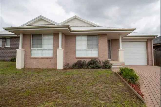 House For Rent in Newcastle-Maitland, New South Wales