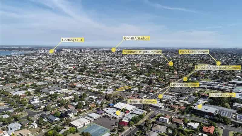Buy prime vacant land in Manifold Heights with subdivision approval