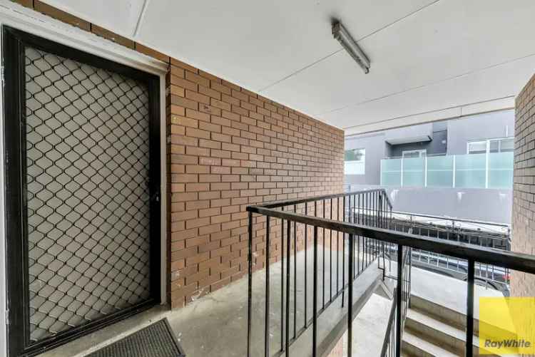 3-Room 137m² Modern Townhouse in Thornhill Park Melbourne