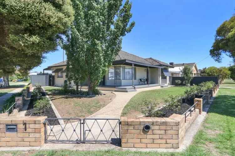 Family Home in Wodonga - Comfort Style Convenience