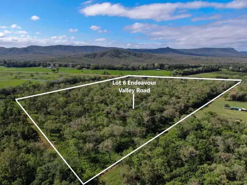 Buy rural property on 25 acres in Endeavour Valley with stunning surroundings