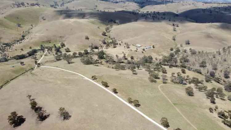 'Bremer Springs' - an off-grid, tailor-made home with views to live for!