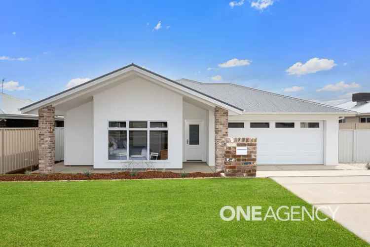 Brand New Family Home 3 Living Zones Stone Benchtops Ducted AC