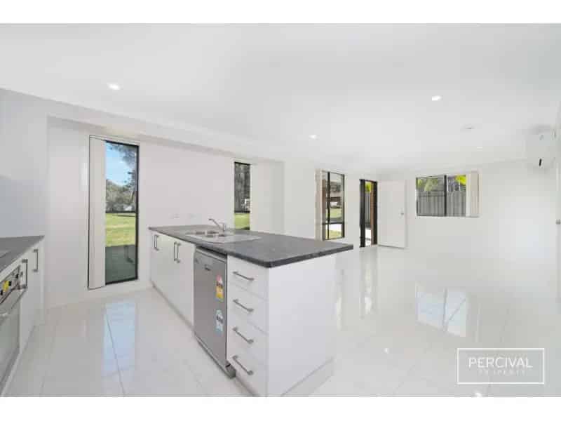 Stylish Villa - Location & Lifestyle!