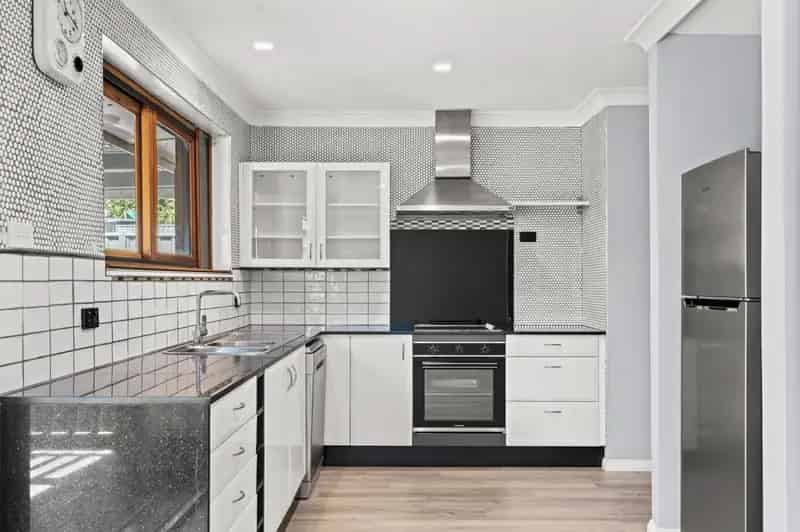 Real Estate For Lease - 19 Beaumont Avenue - Wyoming , NSW