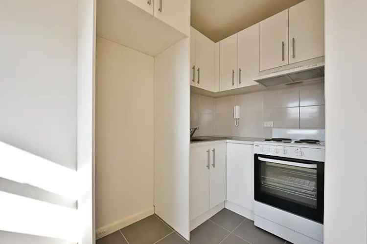 2 Bedroom Art Deco Apartment Melbourne