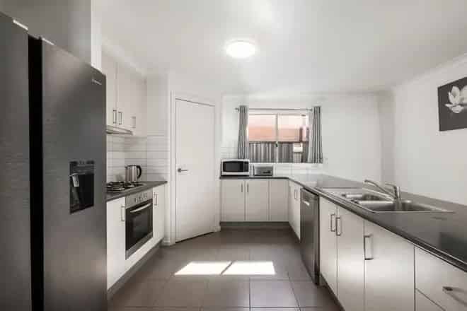 Apartment For Rent , 16, Tamar Avenue, Melbourne, Victoria
